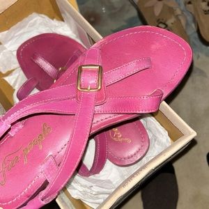 La Risa Leather Flat Sandal size 38 
FREE PEOPLE, DRAGONFRUIT 🐉
